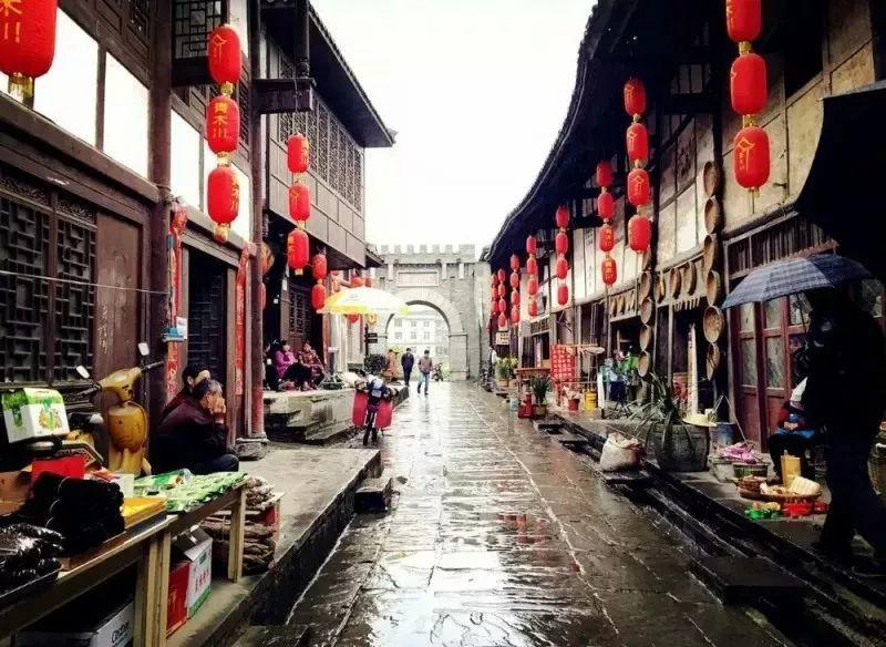 如何看待司机为救婴儿连闯红灯家属拒绝作证一事？游戏画面